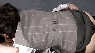 Onun iri kalçaları, ıslak vajinası ve sulu göğüsleri onu boşalttı.